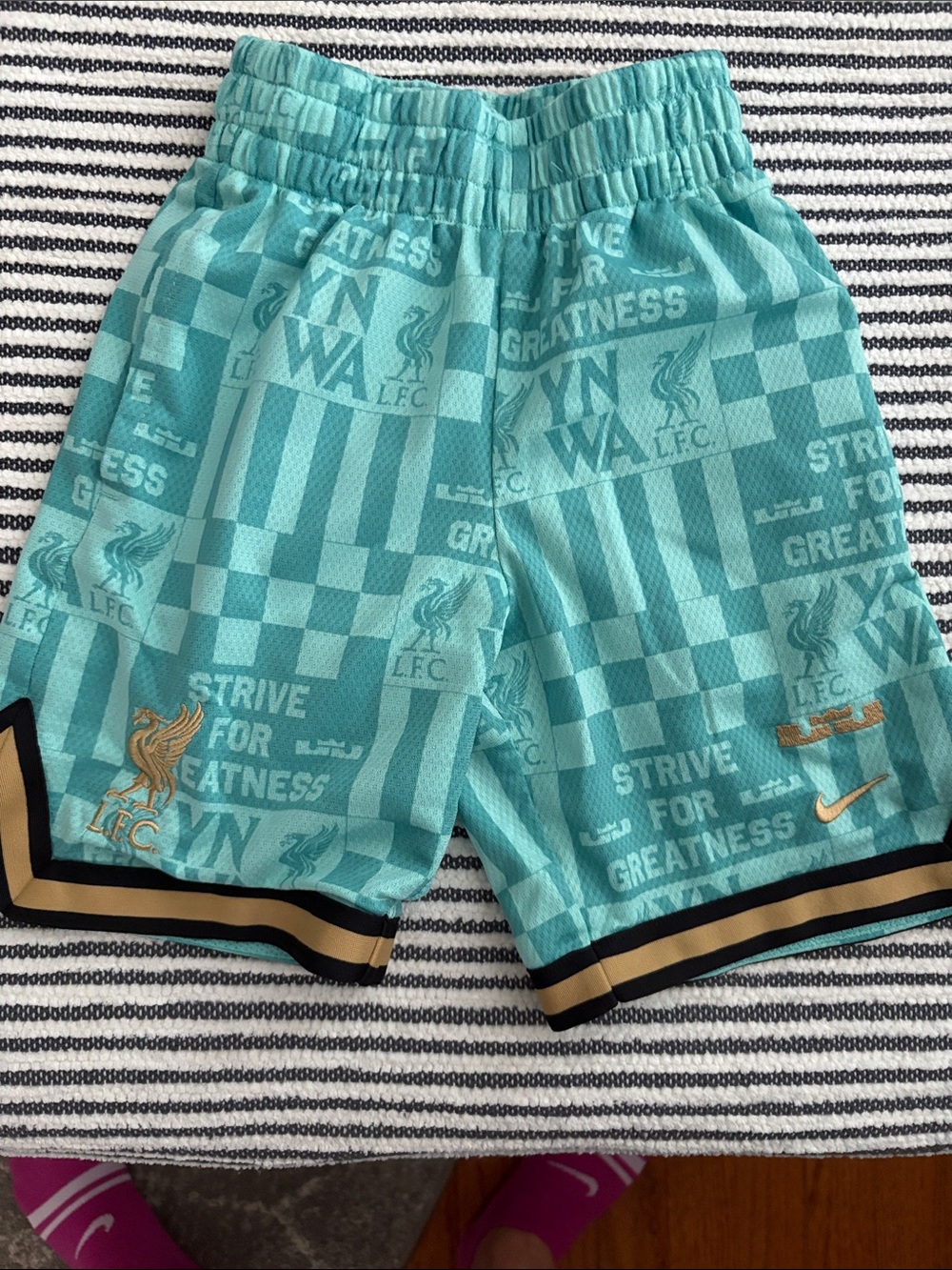 Nike Liverpool shorts size youth xs